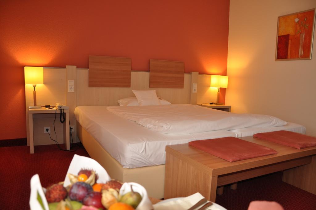 Hotel Am Kurpark Bad Hersfeld Exterior foto